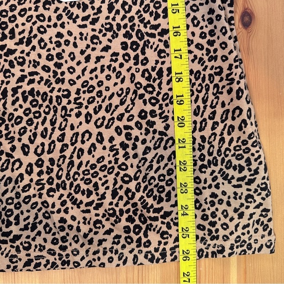 GUESS | Rhinestone “81” Leopard Graphic Tee – Sporty Glam Y2K | Size XL | NWT - Picture 9 of 9